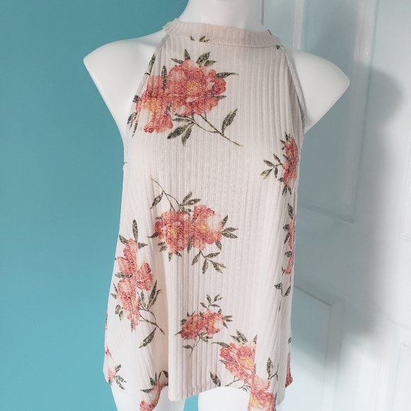 W5 Tops - W5 Floral Tank with Button Back Size Large NWT